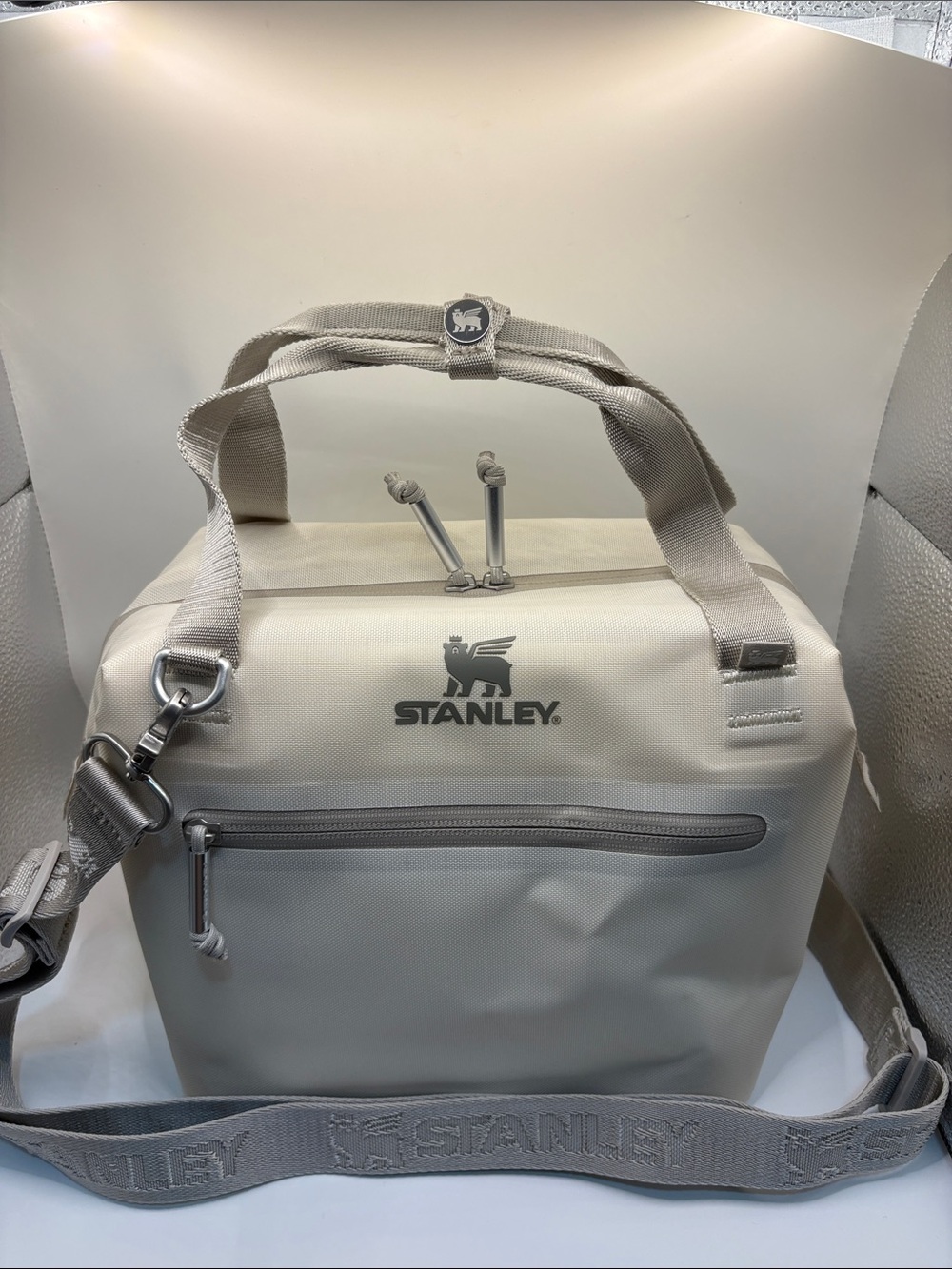Stanley All Day Julienne mini cooler 7L Bag in Light Beige